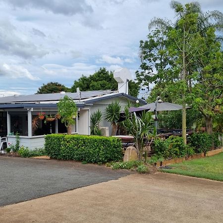 Y Motels Yarraman Extérieur photo